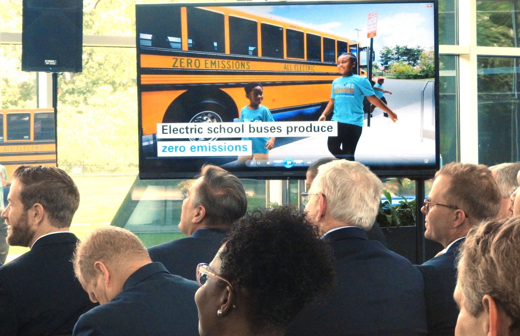 Electric bus